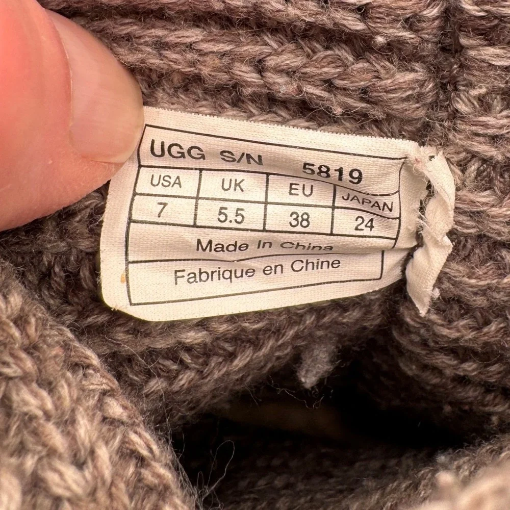 UGG Australia Cardy Knit Boots Grey Wool Blend 3-Button 5819‎ Womens Size 7